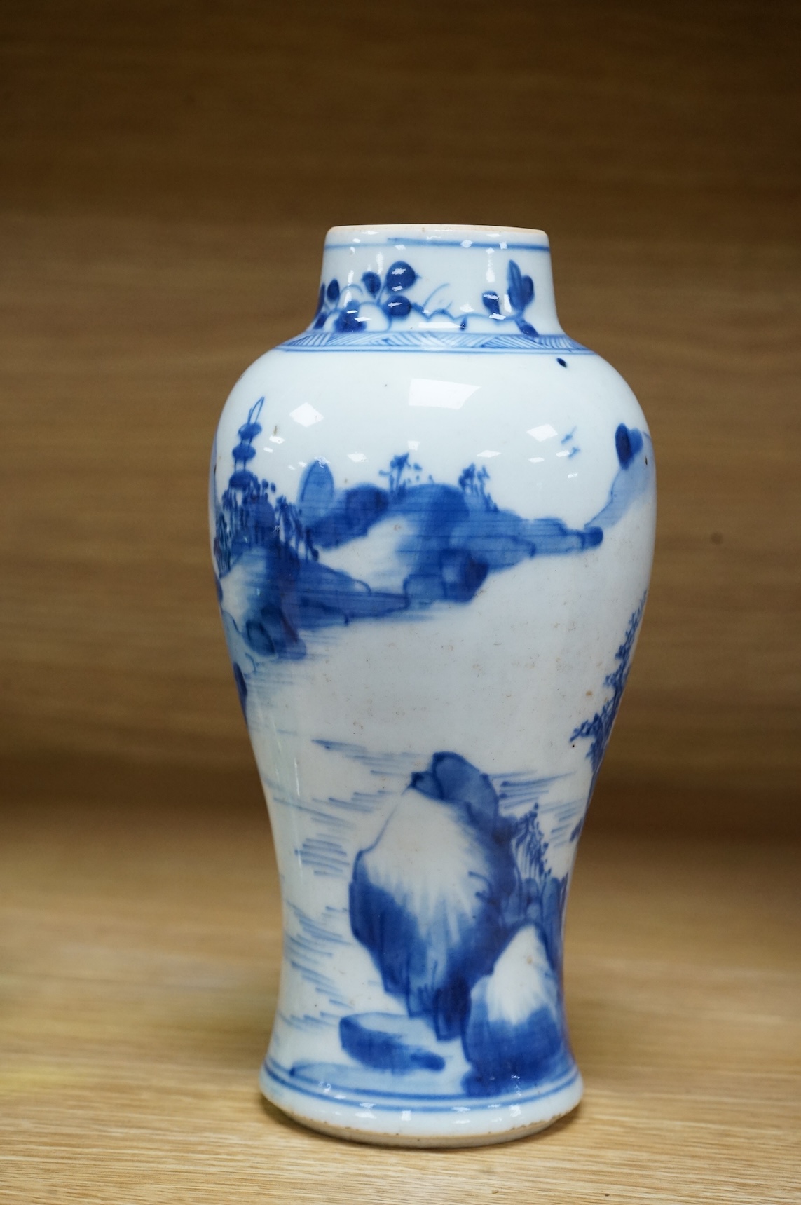 An 18th century Chinese blue and white baluster vase, 17cm
